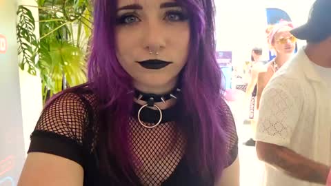Crimson Kitten online show from May 2026 05:43:02 PM