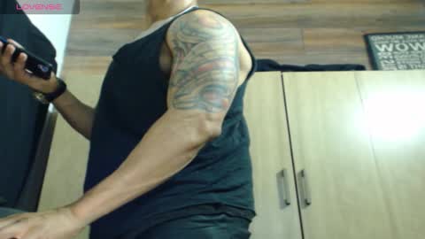 Cris online show from February 2026 11:03:02 PM