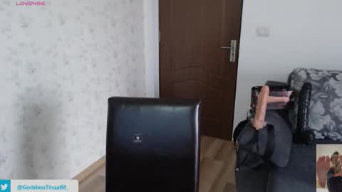 Snapshot of cris_tinne chatting on November 2025 08:58:01 AM cris_tinne online show from November 2025 08:58:01 AM