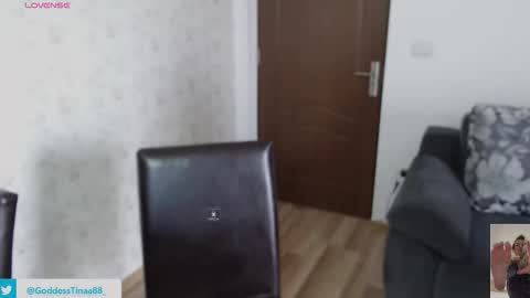 Snapshot of cris_tinne chatting on November 2025 07:30:02 AM cris_tinne online show from November 2025 07:30:02 AM