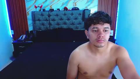 CRISANDMERY online show from June 2026 05:56:01 AM