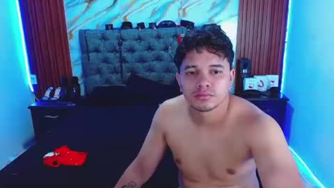 CRISANDMERY online show from June 2026 05:45:02 AM