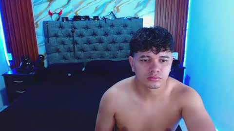 CRISANDMERY online show from June 2026 02:27:02 AM