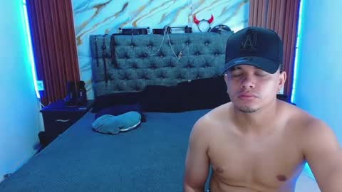 CRISANDMERY online show from July 2026 06:20:01 AM