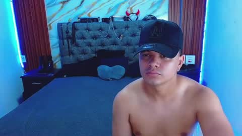 CRISANDMERY online show from July 2026 06:50:01 AM