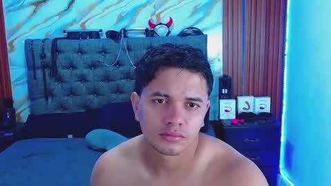 CRISANDMERY online show from July 2026 07:06:02 AM