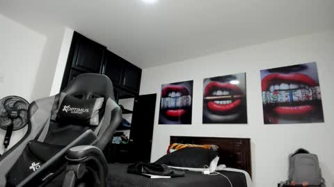 Cris Gutierrez online show from November 2025 12:42:02 AM