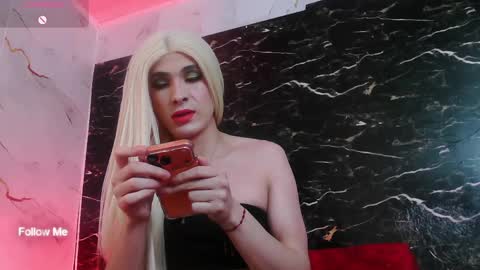 crislingery_doll online show from May 2026 12:21:01 PM