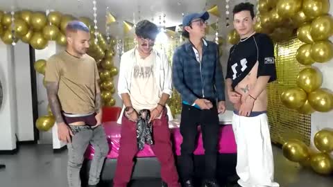 Snapshot of crismens chatting on December 2024 04:22:01 AM crismens online show from December 2024 04:22:01 AM