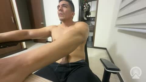 crispin_789 online show from April 2026 02:01:01 AM