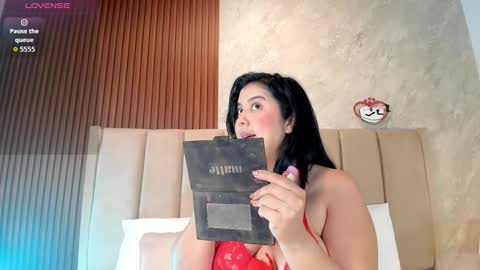 criss  spiicy online show from November 2025 07:49:02 PM