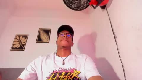 criss_zuri online show from April 2026 12:04:01 PM