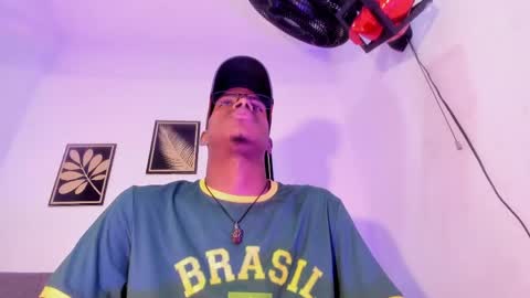 criss_zuri online show from April 2026 11:56:02 AM