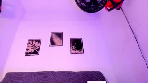 criss_zuri online show from May 2026 11:40:02 AM
