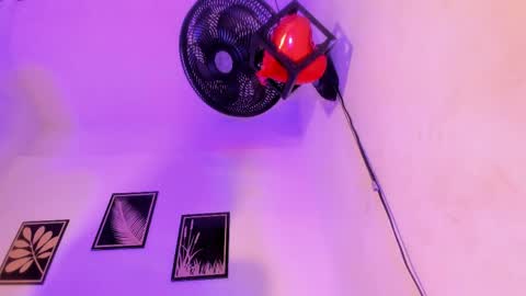 criss_zuri online show from May 2026 11:49:02 AM