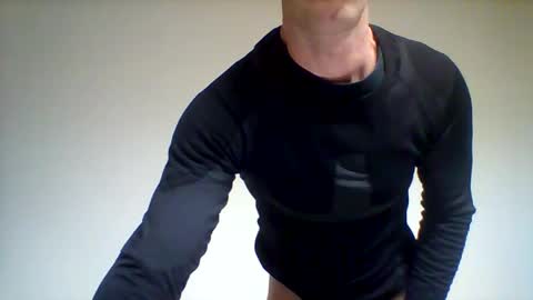 Snapshot of crissstrokesxxx chatting on March 2026 04:35:01 PM Criss online show from March 2026 04:35:01 PM