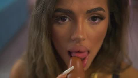 Crissy online show from April 2026 10:13:01 AM