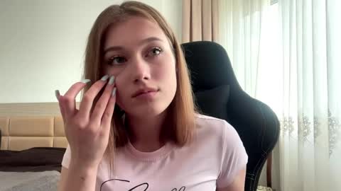 Snapshot of crissymemo chatting on June 2026 03:01:02 PM crissymemo online show from June 2026 03:01:02 PM