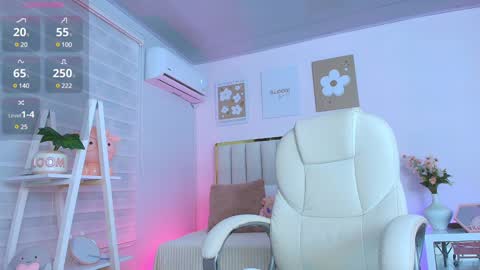 Snapshot of cristal_bunny chatting on January 2025 12:29:01 AM Cristal online show from January 2025 12:29:01 AM