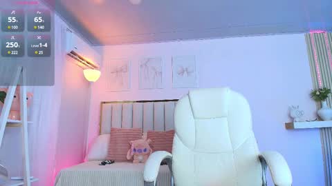 Snapshot of cristal_bunny chatting on February 2025 03:44:02 AM Cristal online show from February 2025 03:44:02 AM