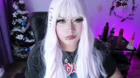 Cris online show from December 2024 07:35:01 PM