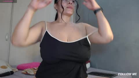 Snapshot of cristal_sexyboobs_ chatting on May 2026 06:19:02 AM Cristal online show from May 2026 06:19:02 AM