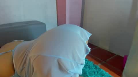 Snapshot of cristal_t2 chatting on January 2026 07:49:02 PM cristal_t2 online show from January 2026 07:49:02 PM