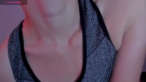 Snapshot of cristal_t2 chatting on February 2026 07:09:01 PM cristal_t2 online show from February 2026 07:09:01 PM