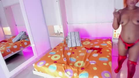 cristalbennet online show from May 2026 08:15:01 PM