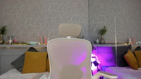 cristalbm_ online show from May 2026 09:53:02 PM