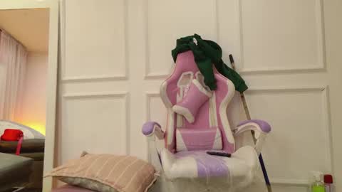 cristalbm_ online show from June 2026 12:22:01 PM
