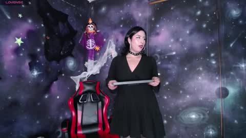 Snapshot of cristaldeleons chatting on October 2025 07:03:02 PM Cristal de Leon online show from October 2025 07:03:02 PM