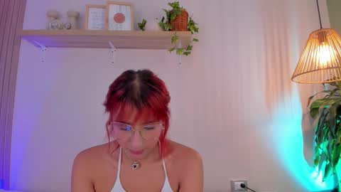 Snapshot of cristalfoxy_ chatting on February 2026 08:01:02 PM cristalfoxy_ online show from February 2026 08:01:02 PM