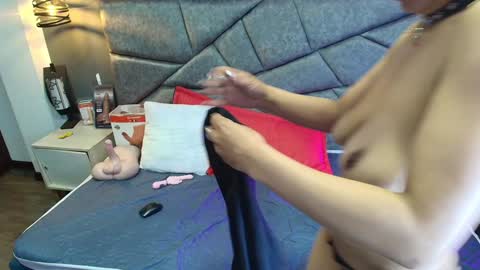 Snapshot of cristalmillf chatting on December 2024 10:41:02 PM CRISTAL MILF online show from December 2024 10:41:02 PM