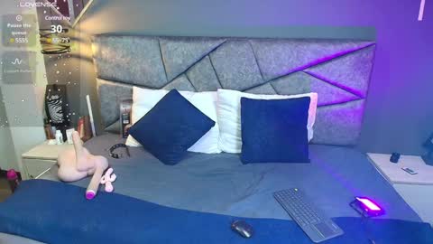 Snapshot of cristalmillf chatting on January 2025 12:11:01 AM CRISTAL MILF online show from January 2025 12:11:01 AM