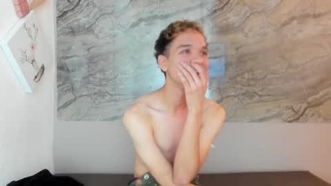 Cristhian online show from October 2025 02:38:01 PM