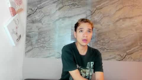 Cristhian online show from November 2025 12:37:02 PM