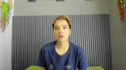 Cristhian online show from November 2025 12:48:02 PM