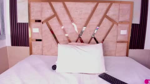 Snapshot of cristhinbrown chatting on September 2025 07:04:02 PM cristin online show from September 2025 07:04:02 PM