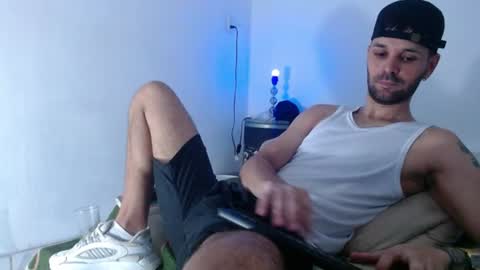 cristianhot125 online show from June 2026 10:41:02 PM
