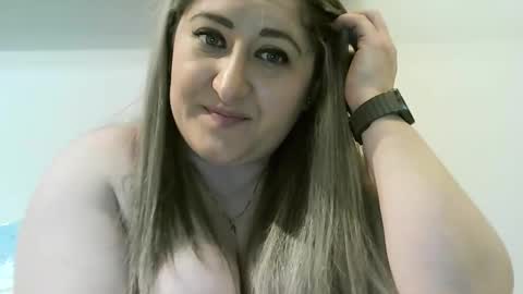 cristina20021991 online show from March 2025 09:18:02 PM