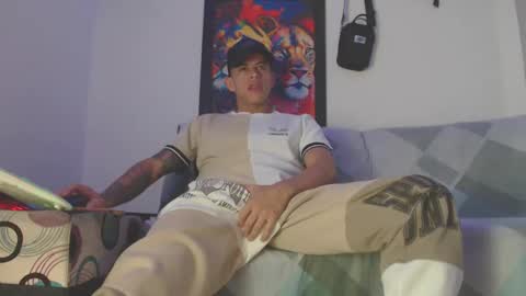 criistofer online show from December 2024 02:54:01 AM