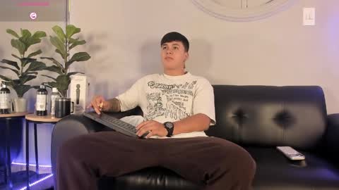 Cristopher online show from April 2026 11:43:01 AM