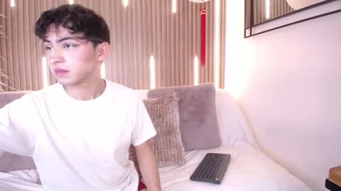 Cristopher  online show from April 2026 09:16:01 PM