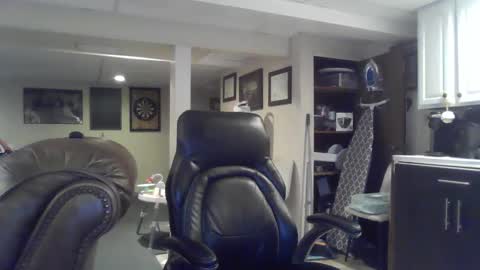 Snapshot of crm400 chatting on October 2025 12:49:02 AM billybasement online show from October 2025 12:49:02 AM