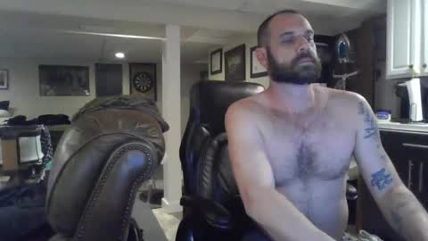 Snapshot of crm400 chatting on November 2025 01:07:02 AM billybasement online show from November 2025 01:07:02 AM