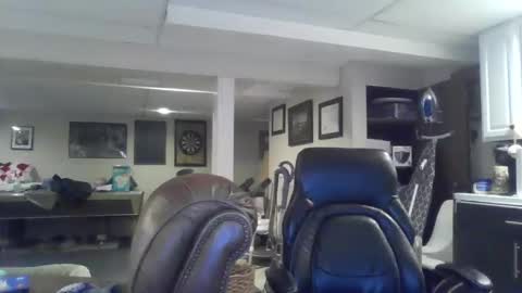 Snapshot of crm400 chatting on November 2025 01:59:02 AM billybasement online show from November 2025 01:59:02 AM