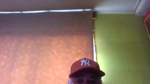 crmperez online show from December 2025 06:16:01 PM