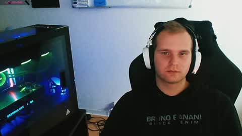 Snapshot of croissant911 chatting on December 2024 10:18:01 AM Anderson online show from December 2024 10:18:01 AM