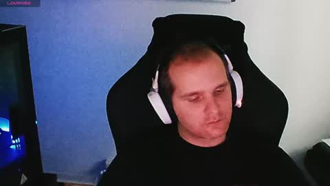 Snapshot of croissant911 chatting on December 2024 08:23:02 AM Anderson online show from December 2024 08:23:02 AM